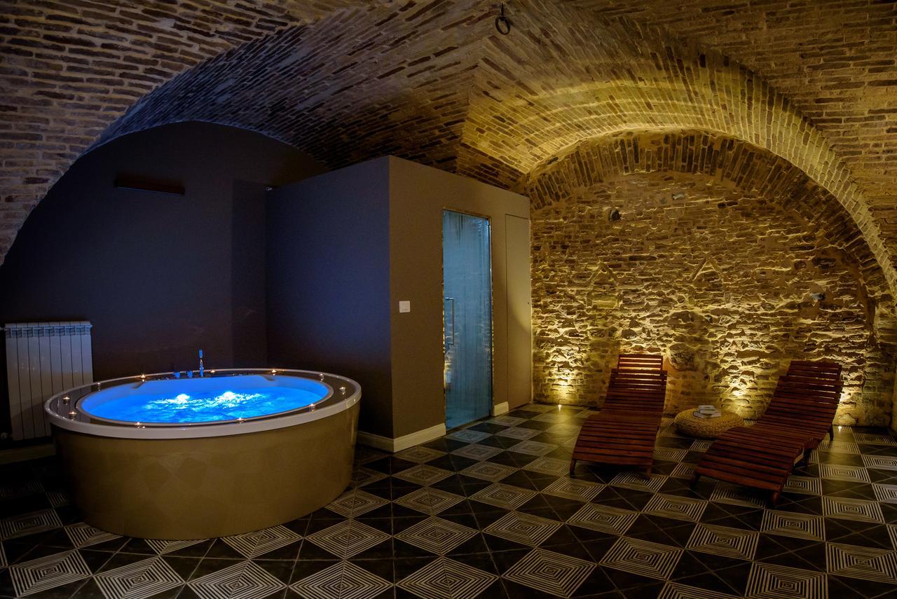 Marie Claire Apartments & Spa Васто Экстерьер фото